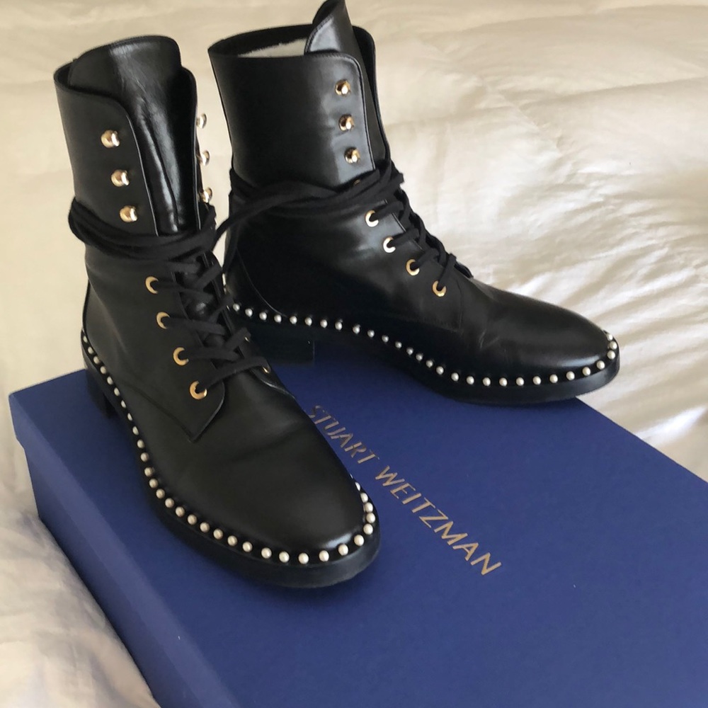 Stewart Weizmann Pearl lace up leather boots. Like New